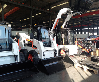 Leistungstest in der Praxis bei Kundenbesuch in Italien: 2 Meter tiefe Grube und 45°-Neigung problemlos bewältigt